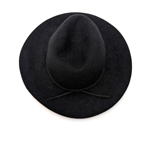 Forever 21 Accessories - Black hat
